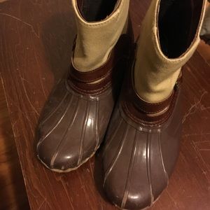 Duck boots